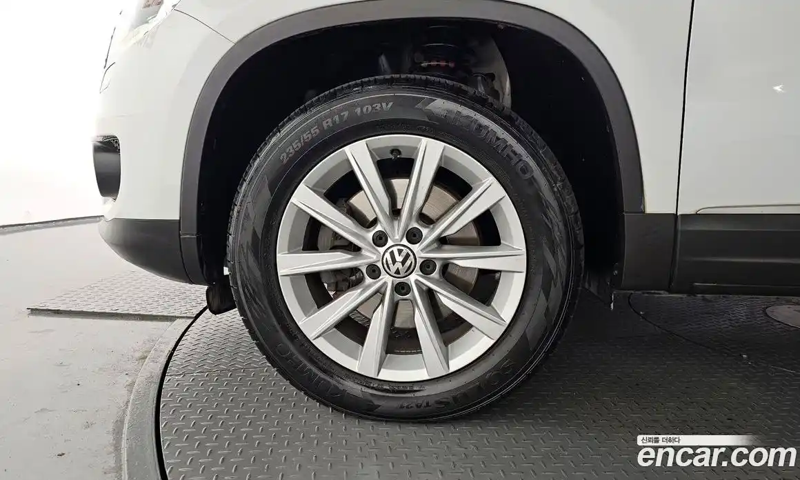 Volkswagen Tiguan 2016 2.0 Автомат в Москве № 199249, фото 4