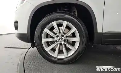 Volkswagen Tiguan 2016 2.0 Автомат в Москве № 199249, миниатюра 4