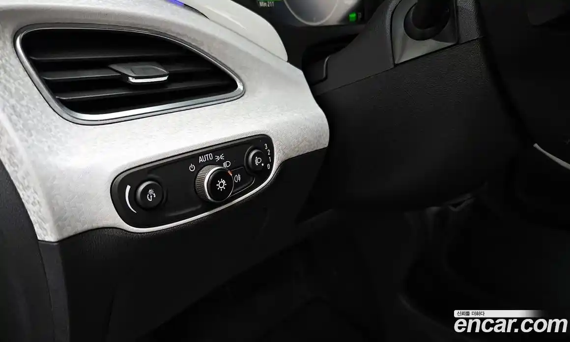 Chevrolet Bolt EV 2019 0.2 Автомат в Москве № 202384, фото 10