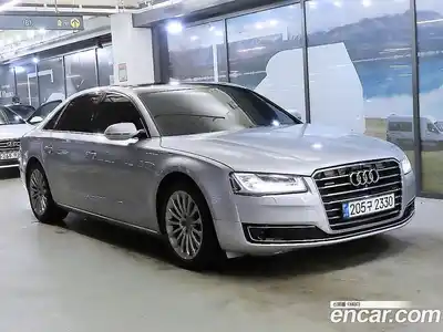 Audi A8, 2015