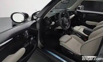 Mini Cooper 2023 2.0 Автомат в Москве № 213967, миниатюра 11