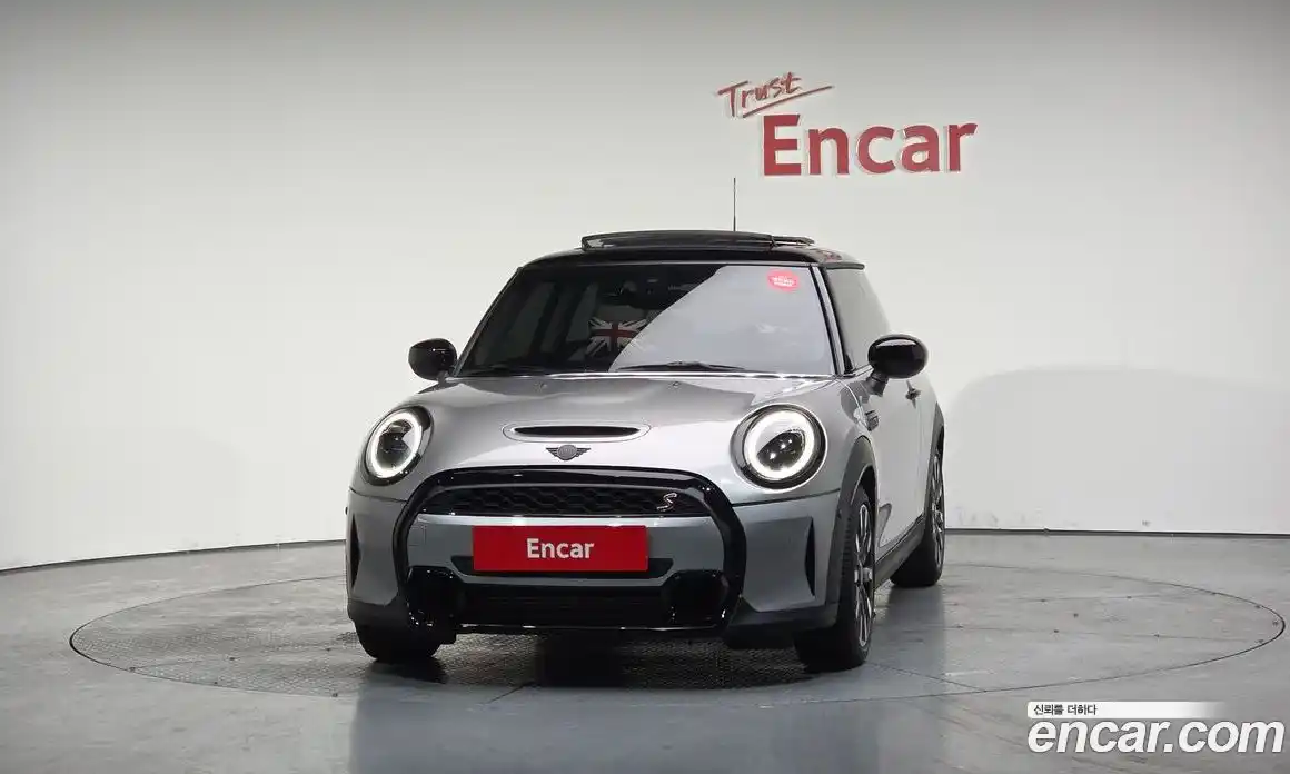 Mini Cooper 2023 2.0 Автомат в Москве № 213967, фото 3