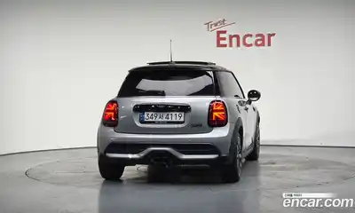 Mini Cooper 2023 2.0 Автомат в Москве № 213967, миниатюра 4