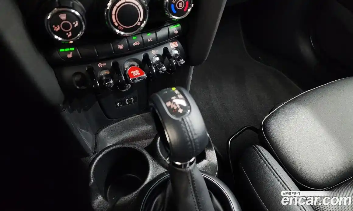 Mini Cooper 2018 1.5 Автомат в Москве № 214064, фото 9