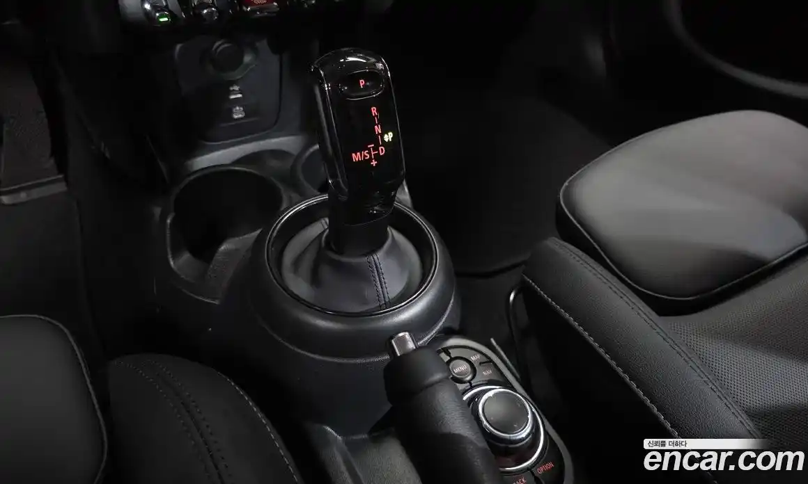 Mini Cooper 2024 1.5 Автомат в Москве № 214072, фото 14