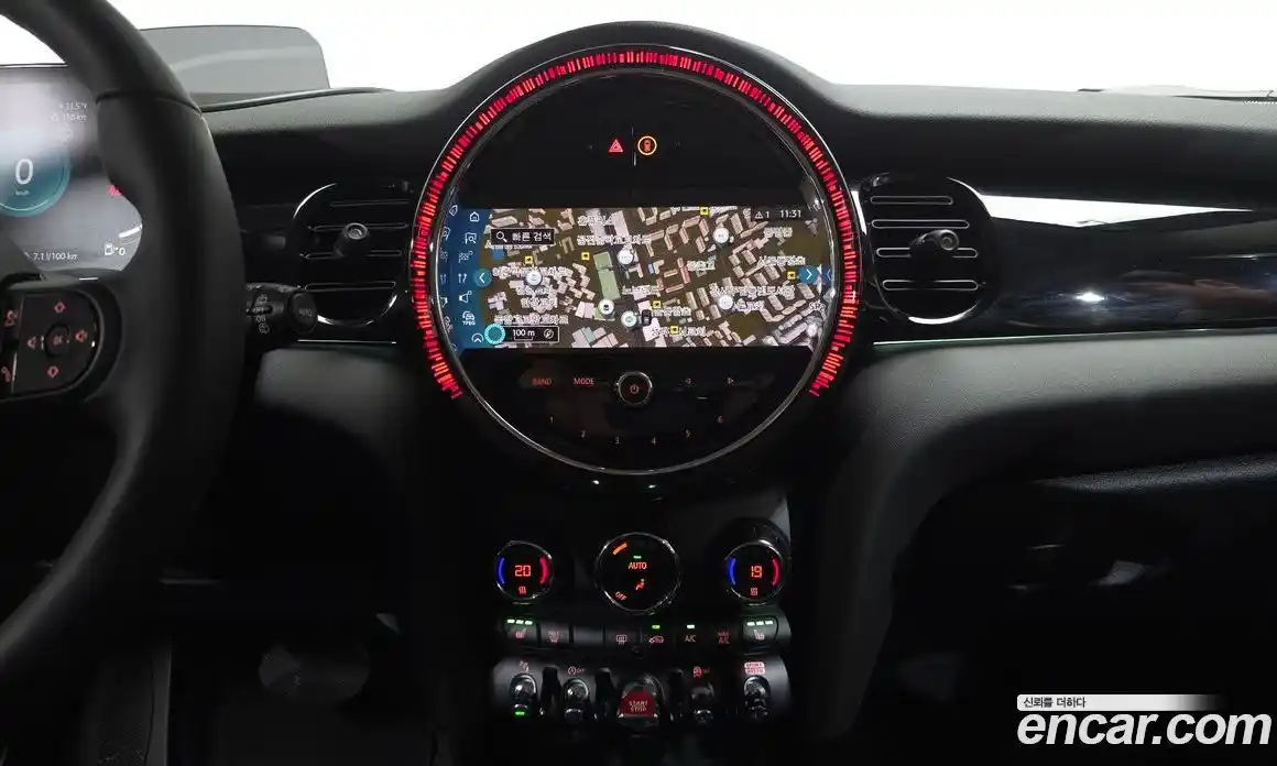 Mini Cooper 2024 1.5 Автомат в Москве № 214072, фото 15