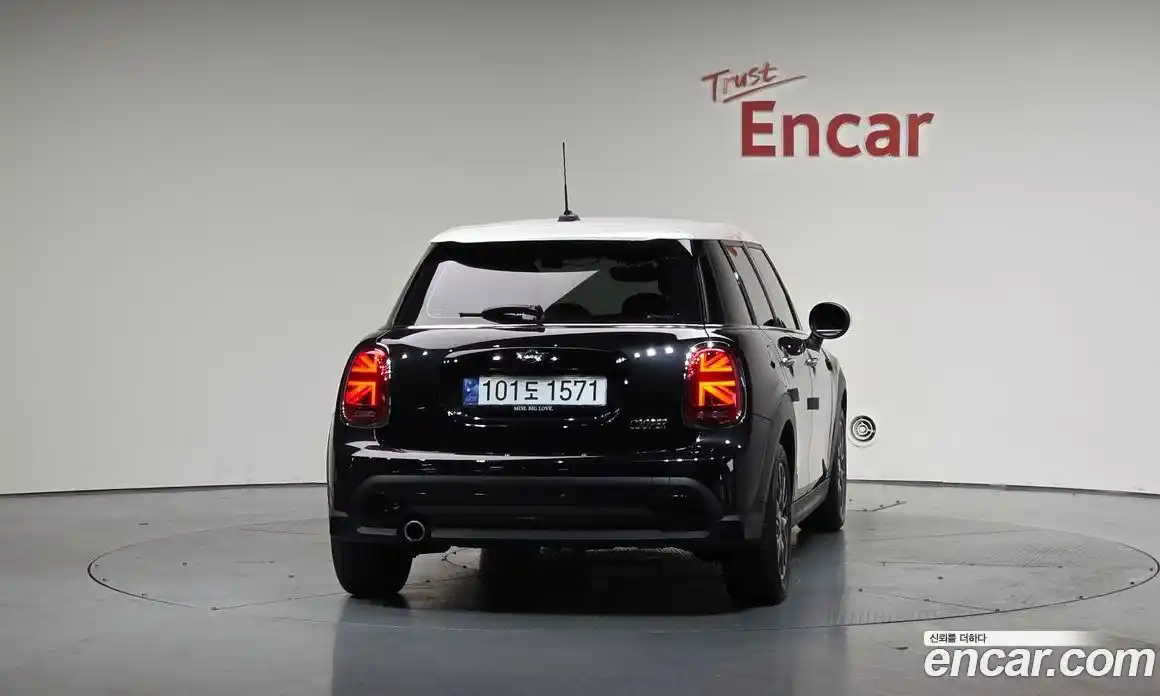 Mini Cooper 2024 1.5 Автомат в Москве № 214072, фото 19