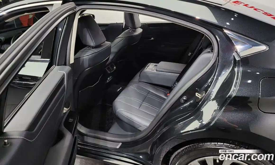 Lexus ES 2023 2.5 Автомат в Москве № 214593, фото 15