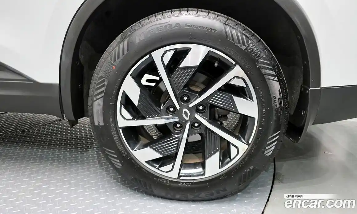 Renault QM6 2024 2.0 Автомат в Москве № 221876, фото 13