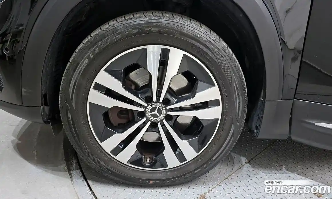 Mercedes-Benz GLB-Class 2021 2.0 Автомат в Москве № 223555, фото 17