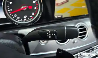 Mercedes-Benz E-Class 2019 2.0 Автомат в Москве № 225001, миниатюра 2