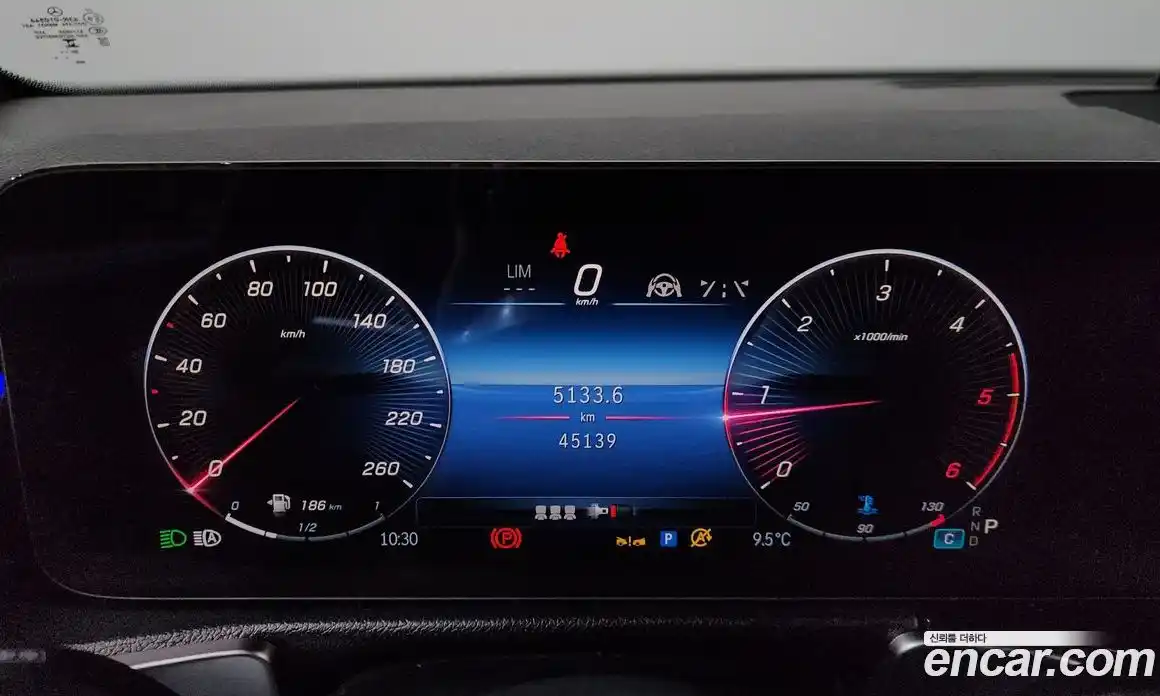 Mercedes-Benz GLB-Class 2024 1.9 Автомат в Москве № 225198, фото 1