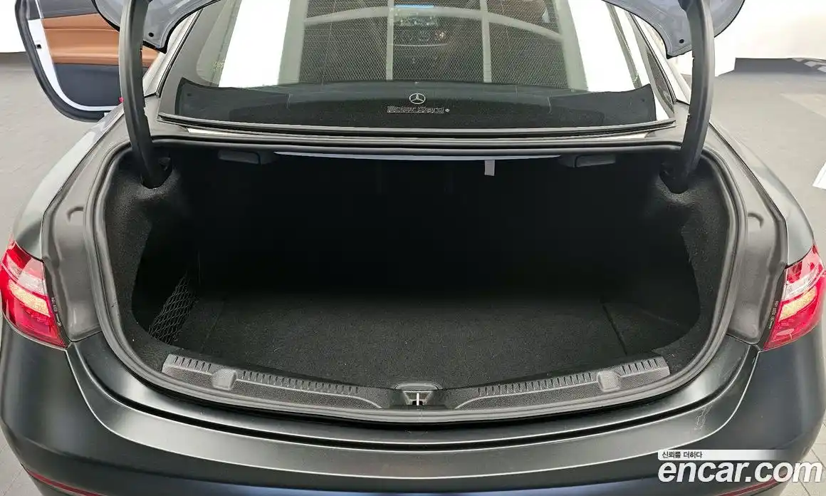 Mercedes-Benz E-Class 2017 1.9 Автомат в Москве № 225281, фото 9