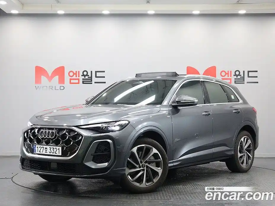 Audi Q5 2025 2.0 Автомат в Москве № 230274, фото 1