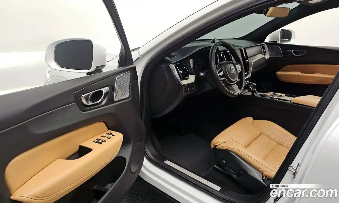 Volvo XC60 2019 2.0 Автомат в Москве № 230640, фото 11