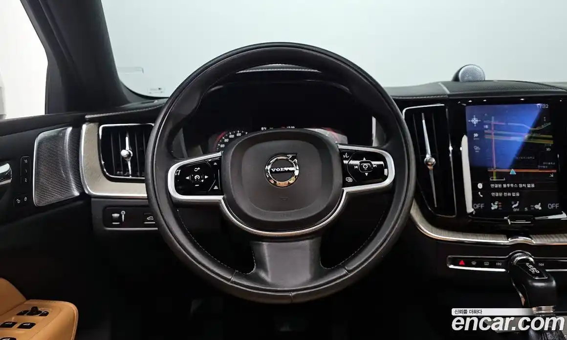 Volvo XC60 2019 2.0 Автомат в Москве № 230640, фото 13