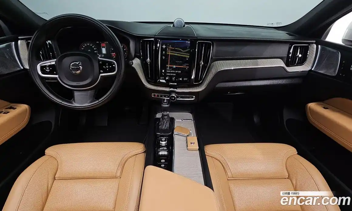 Volvo XC60 2019 2.0 Автомат в Москве № 230640, фото 7