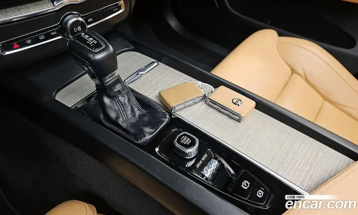 Volvo XC60 2019 2.0 Автомат в Москве № 230640, фото 9