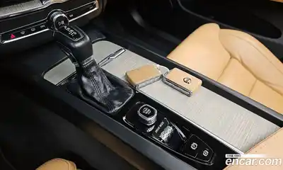 Volvo XC60 2019 2.0 Автомат в Москве № 230640, миниатюра 9