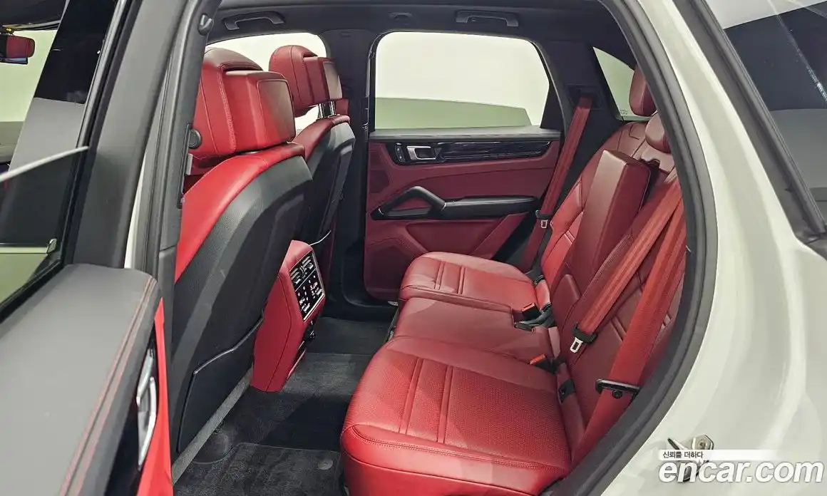 Porsche Cayenne 2023 3.0 Автомат в Москве № 230967, фото 15