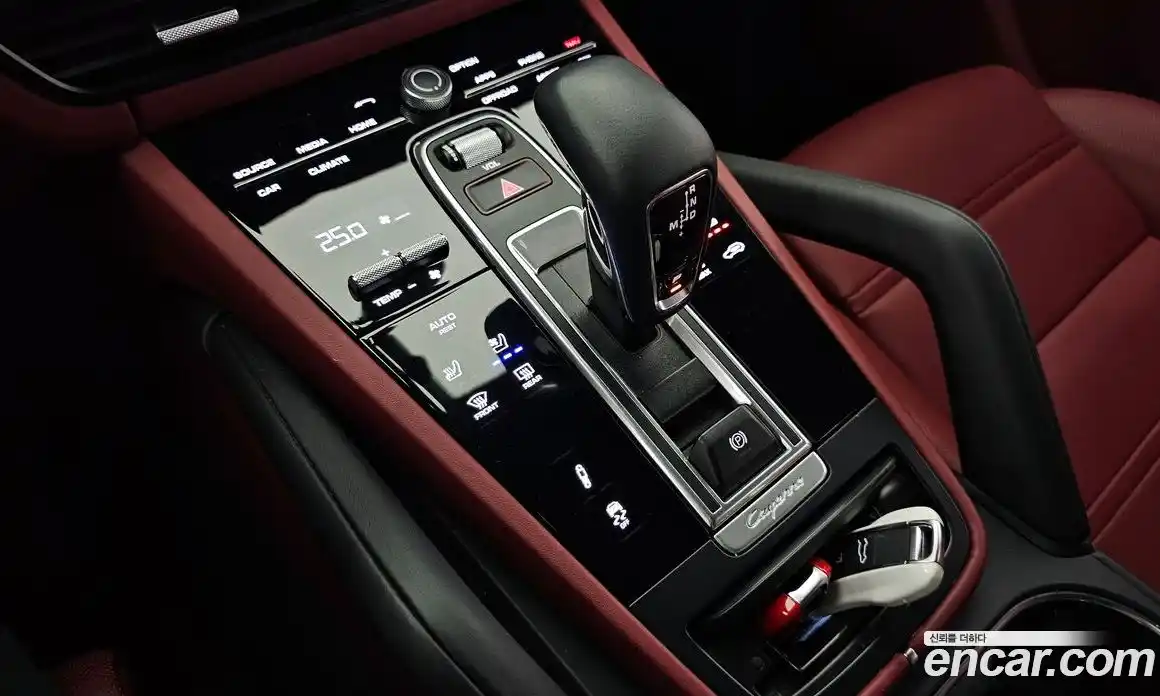 Porsche Cayenne 2023 3.0 Автомат в Москве № 230967, фото 20