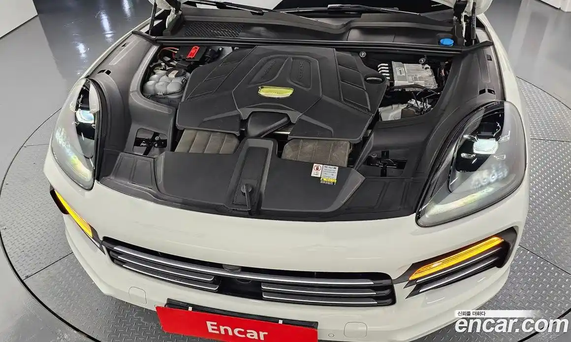 Porsche Cayenne 2023 3.0 Автомат в Москве № 230967, фото 3