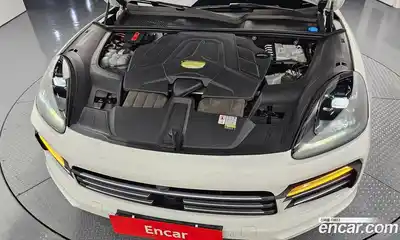 Porsche Cayenne 2023 3.0 Автомат в Москве № 230967, миниатюра 3