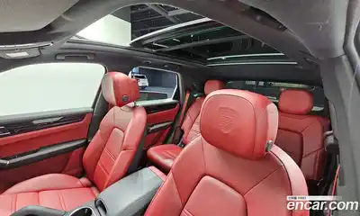 Porsche Cayenne 2023 3.0 Автомат в Москве № 230967, миниатюра 4