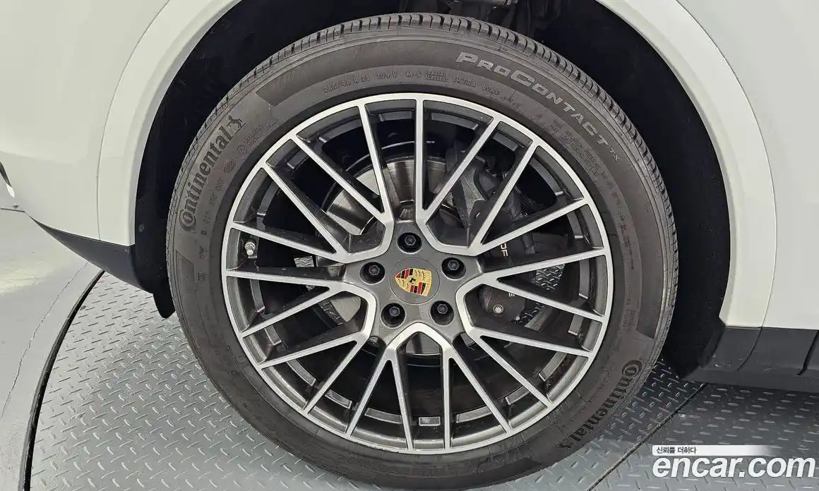 Porsche Cayenne 2023 3.0 Автомат в Москве № 230967, фото 10