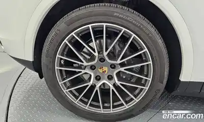 Porsche Cayenne 2023 3.0 Автомат в Москве № 230967, миниатюра 10