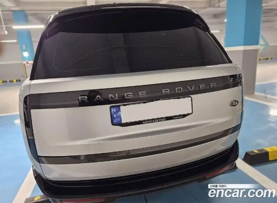 Land Rover Range-Rover 2023 4.4 Автомат в Москве № 231333, фото 13