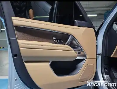 Land Rover Range-Rover 2023 4.4 Автомат в Москве № 231333, миниатюра 3