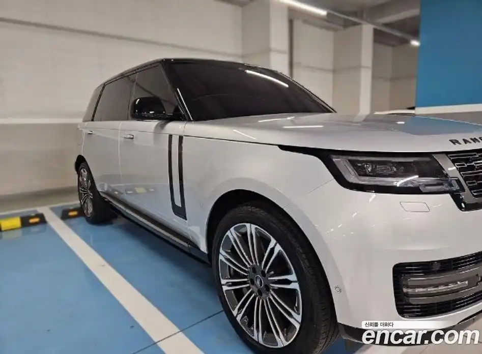 Land Rover Range-Rover 2023 4.4 Автомат в Москве № 231333, фото 10
