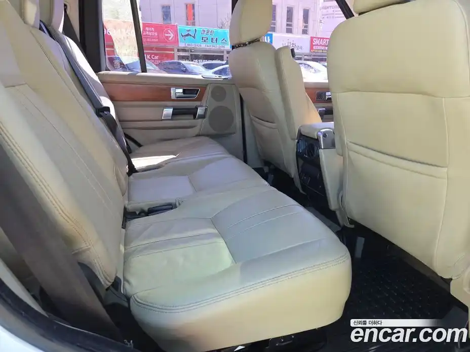 Land Rover Discovery 2012 3.0 Автомат в Москве № 231339, фото 13