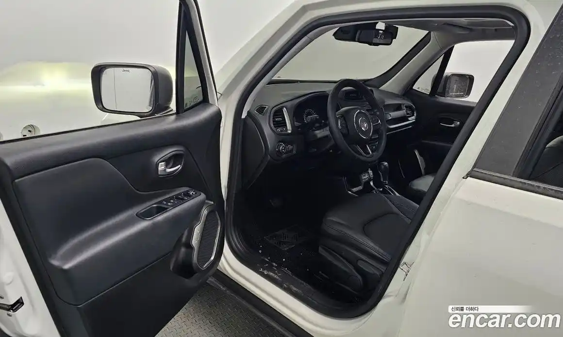 Jeep Renegade 2020 2.4 Автомат в Москве № 232276, фото 19