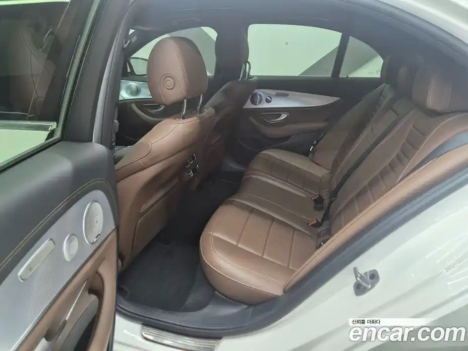 Mercedes-Benz E-Class 2021 2.0 Автомат в Москве № 238518, фото 18