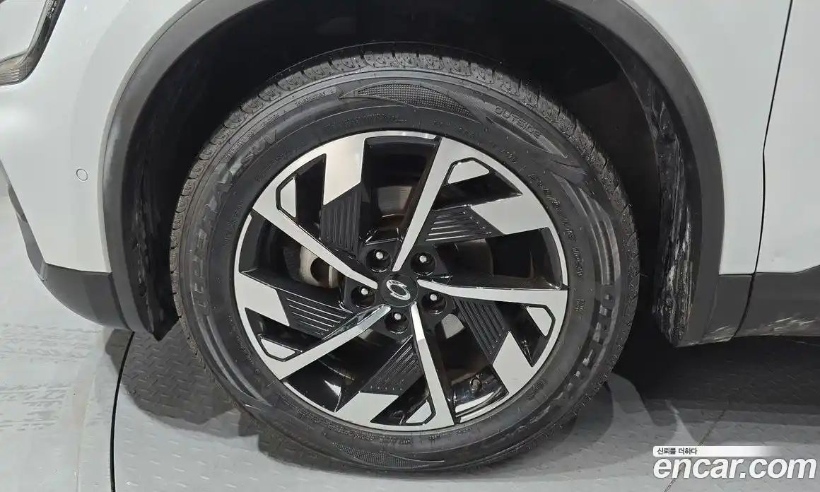 Renault QM6 2024 2.0 Автомат в Москве № 242843, фото 17