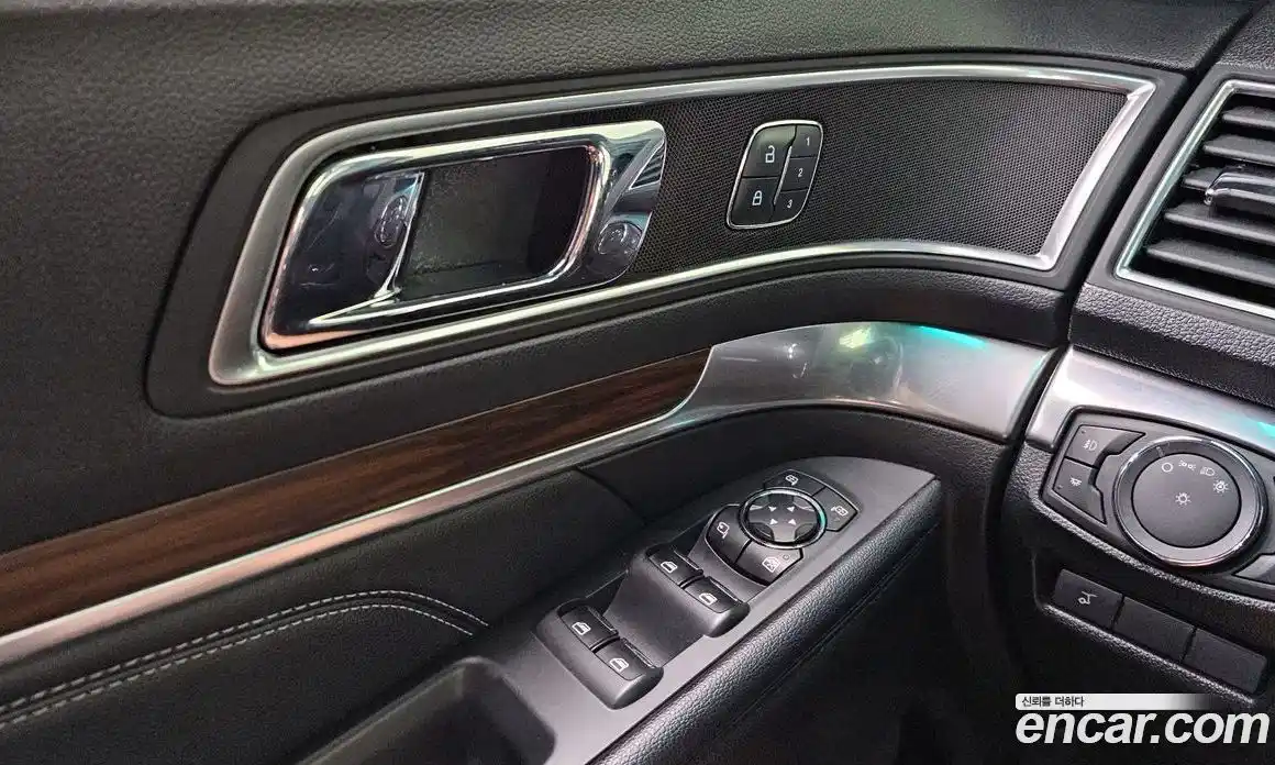 Ford Explorer 2017 2.3 Автомат в Москве № 255621, фото 16