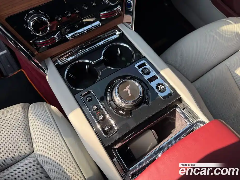 Rolls-Royce Cullinan 2020 6.7 Автомат в Москве № 256709, фото 15