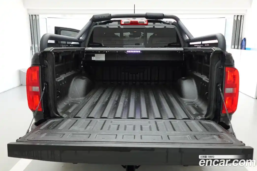 Chevrolet Colorado 2022 3.6 Автомат в Москве № 263913, фото 19