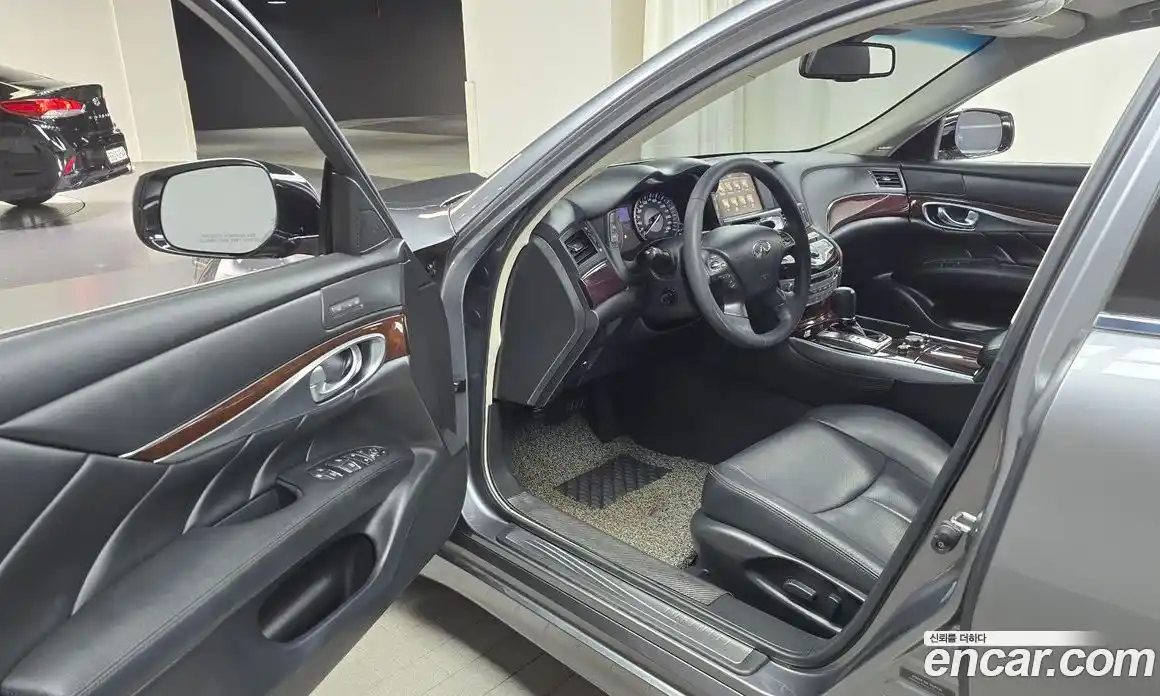 Infiniti Q70 2019 3.7 Автомат в Москве № 267840, фото 12