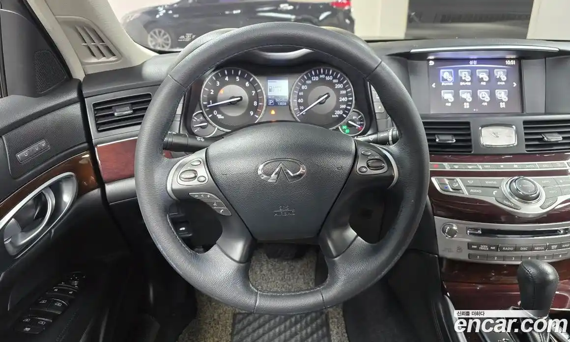 Infiniti Q70 2019 3.7 Автомат в Москве № 267840, фото 6