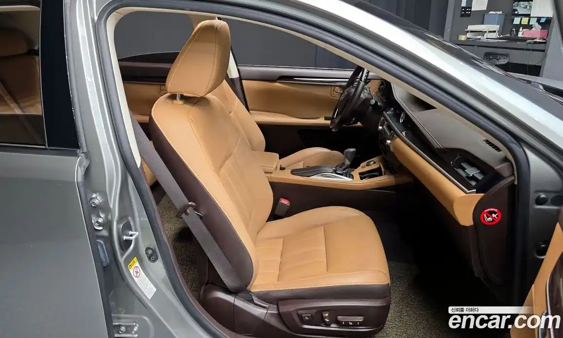 Lexus ES 2018 2.5 Автомат в Москве № 275671, фото 11