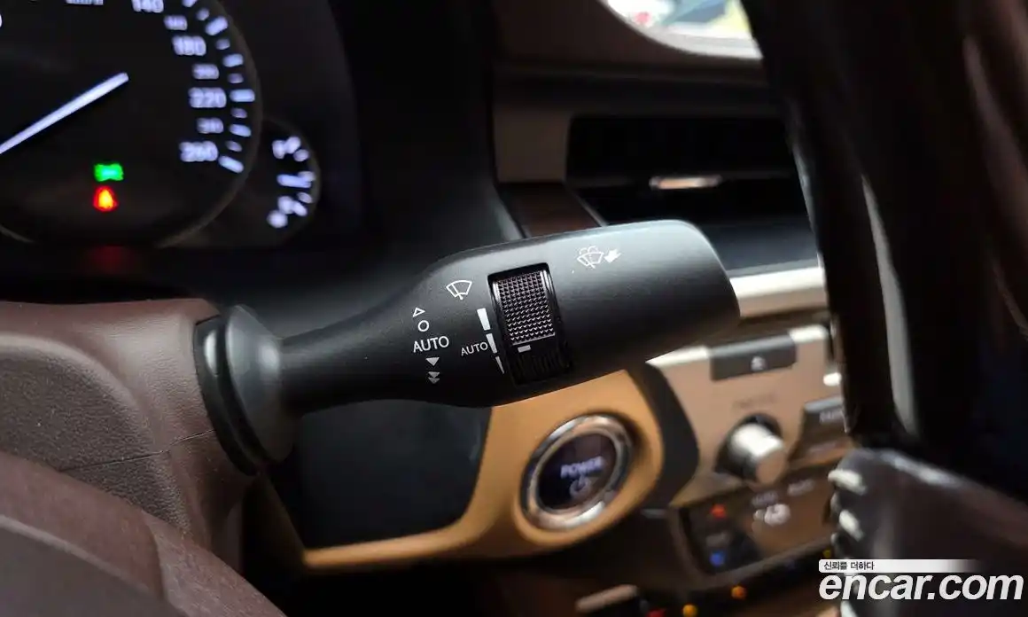 Lexus ES 2018 2.5 Автомат в Москве № 275671, фото 14