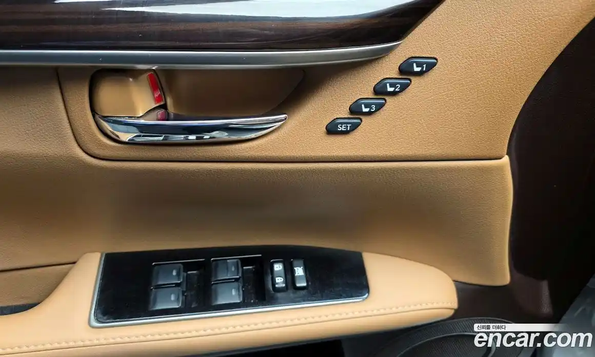 Lexus ES 2018 2.5 Автомат в Москве № 275671, фото 5