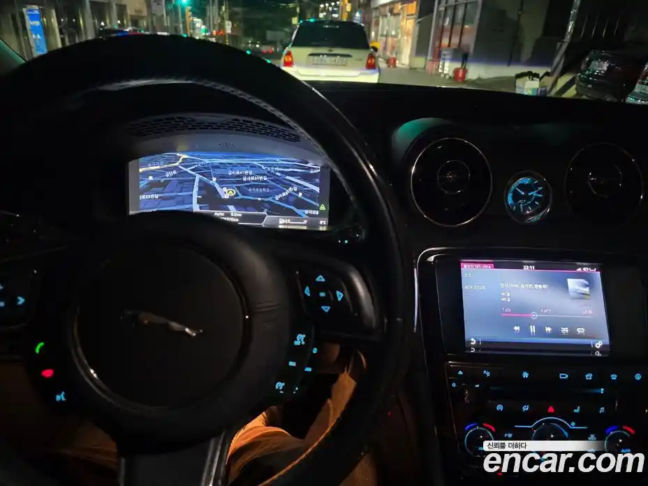 Jaguar XJ 2017 3.0 Автомат в Москве № 284006, фото 3