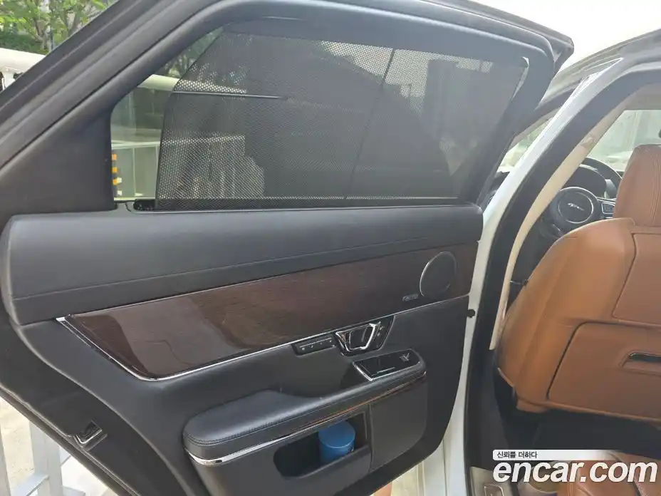 Jaguar XJ 2017 3.0 Автомат в Москве № 284006, фото 7