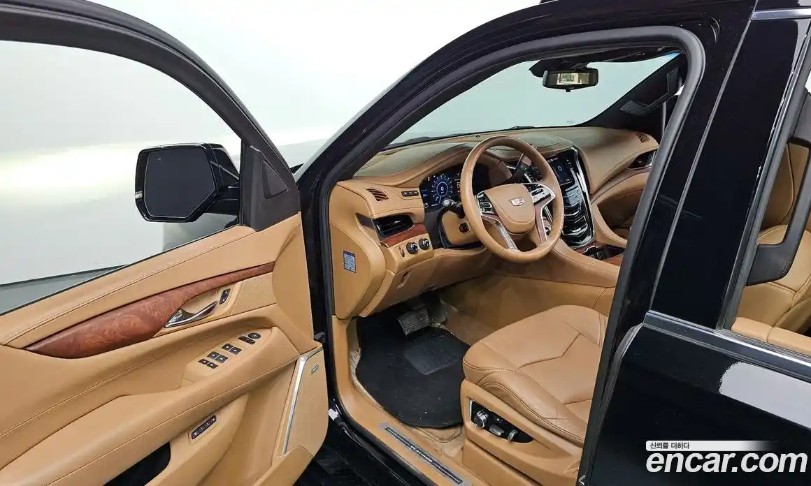 Cadillac Escalade 2017 6.2 Автомат в Москве № 285595, фото 1