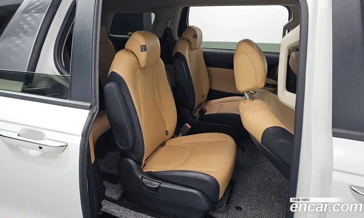 Kia Canival 2023 2.2 Автомат в Москве № 288180, фото 7