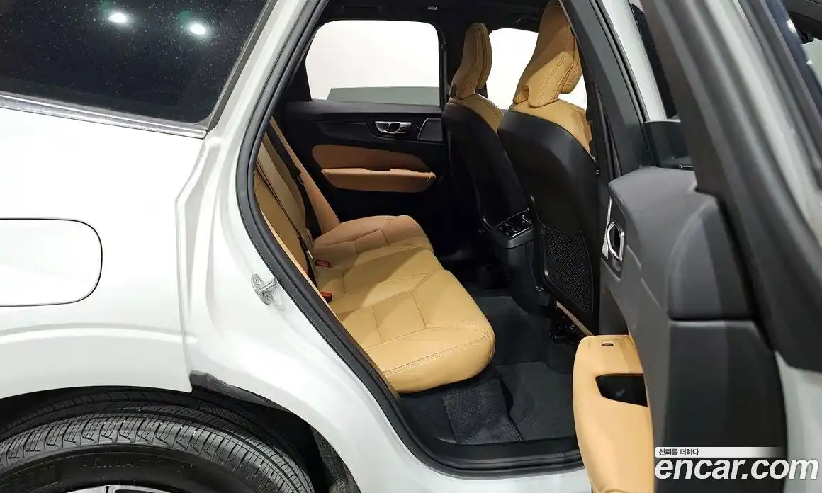 Volvo XC60 2025 2.0 Автомат в Москве № 293754, фото 5